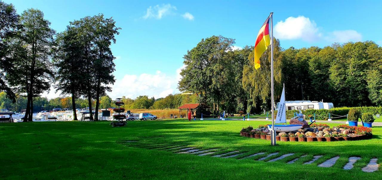 ホテルGasthaus Zum Seestern Ravensbruck エクステリア 写真